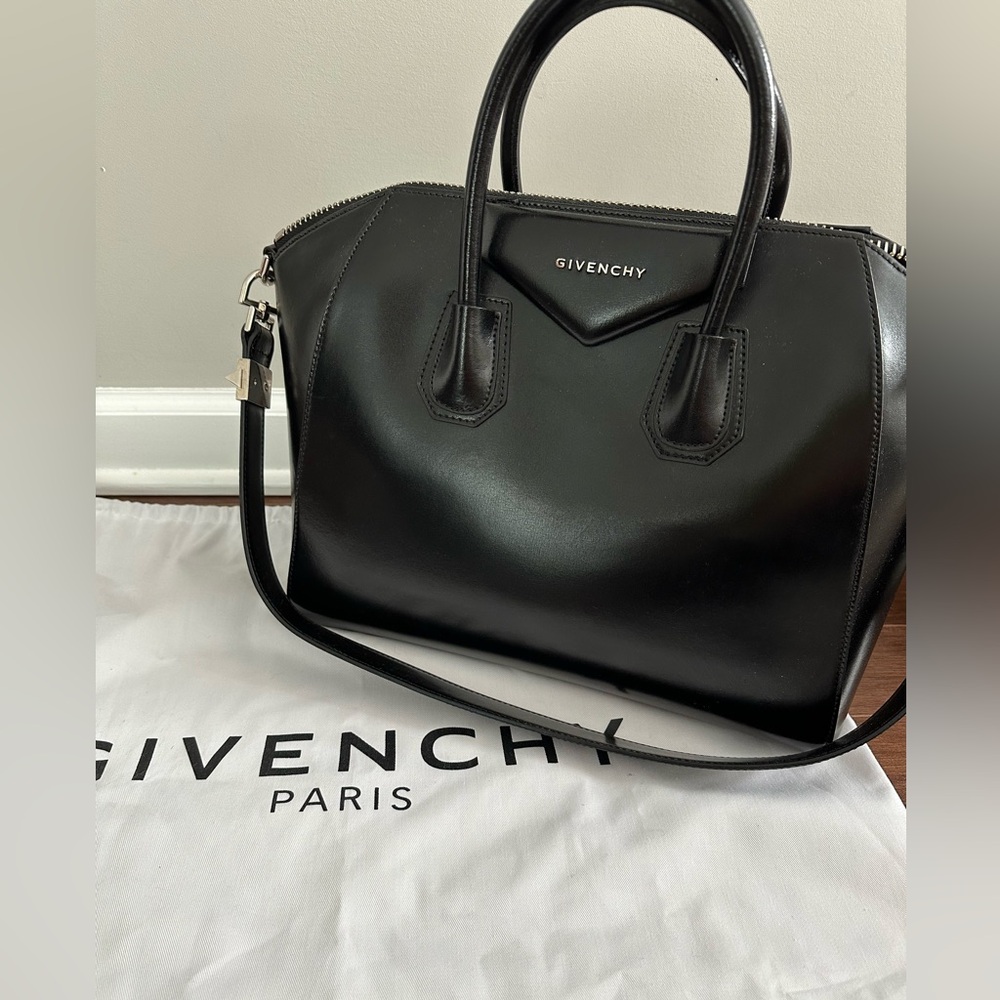 Givenchy Antigona Medium Tote